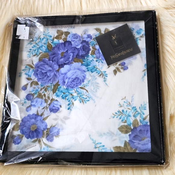 ❣️Yves Saint Laurent Hankerchief❣️ - Picture 1 of 4